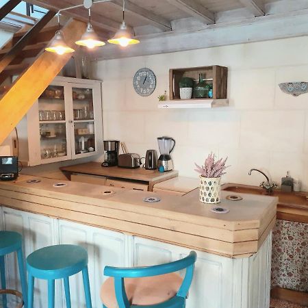 הוילה מאוסן לס אלפילס La Capucinette A L'Ombre Du Marronnier מראה חיצוני תמונה