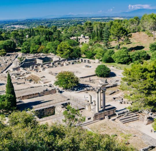 הוילה מאוסן לס אלפילס La Capucinette A L'Ombre Du Marronnier מראה חיצוני תמונה